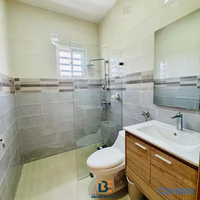 casas - Vendo moderna Vivienda de Tres niveles con cuatro  6