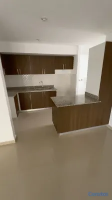 apartamentos - SE ALQUILA O VENDE. APTO MODERNO EN TORRE EN SAN I 4