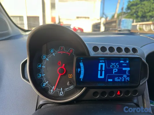 carros - Chevrolet Sonic LTZ 2015 4