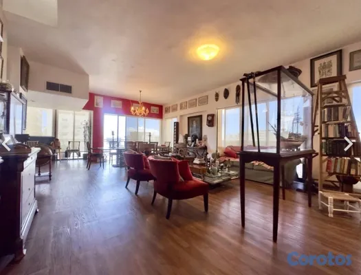 apartamentos - vendo Evaristo Morales PH 4 habitaciones con baño una convertida en estudio 3 pa 15