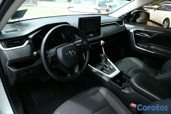 jeepetas y camionetas - Toyota rav4 2020 xle clean carfax  4