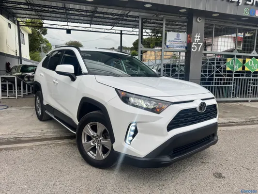 jeepetas y camionetas - Toyota rav4 2021 LE 4x4 (AWD) plussss 9