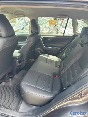 jeepetas y camionetas - Toyota Rav4 LE PLUS 2021 4WD 6