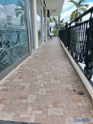 oficinas y locales comerciales - 🔵 Alquilo local 2do   piso 27 mts en Julieta 
 7