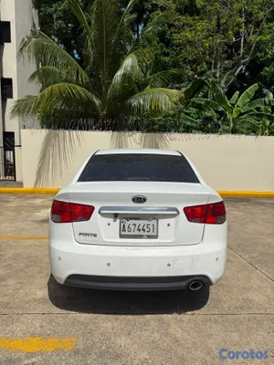 carros - 🚗 Kia Forte 2011 (Gas de fábrica): 425,000 | Negoc 2