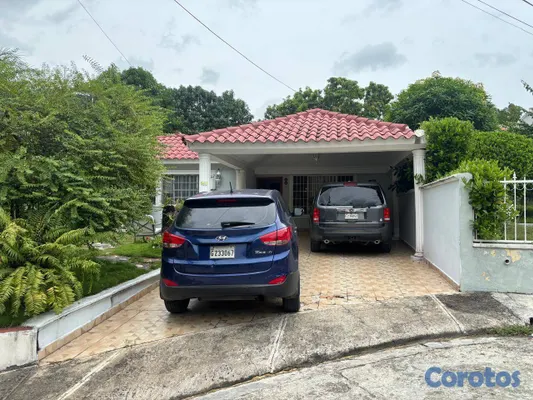 casas - Casa Familiar de 1 Nivel en Venta en Villa Claudia 17