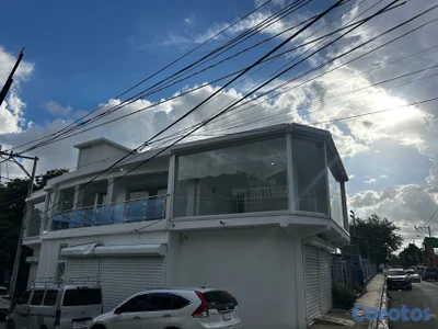 Local Comercial tipo plaza en San Luis