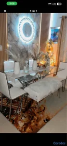 comedor de 4 sillas y su ottoman que vale por 2 sillas 