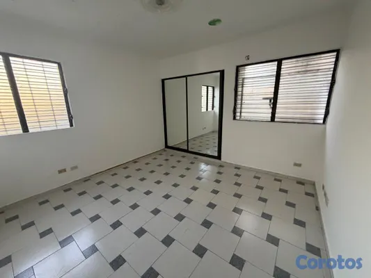 apartamentos - ALQUILO apartamento Piso 2 En el Evaristo Morales  8
