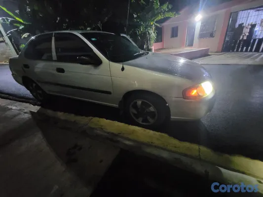 carros - Nissan Sentra B15 2005  12