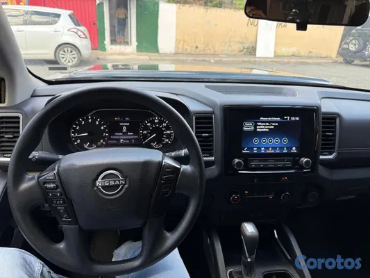jeepetas y camionetas - Nissan Frontier SV 2023 9