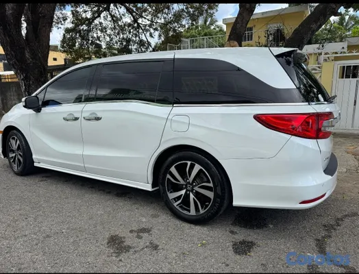 jeepetas y camionetas - honda Odyssey élite full año 2020 
60.000 millas recién importada  6
