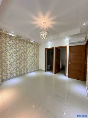 apartamentos - Alquiler apartamento Moderno / Amplio Balcón  9