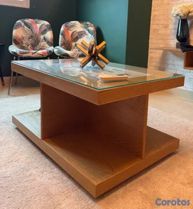 Mesa de centro con tope de cristal