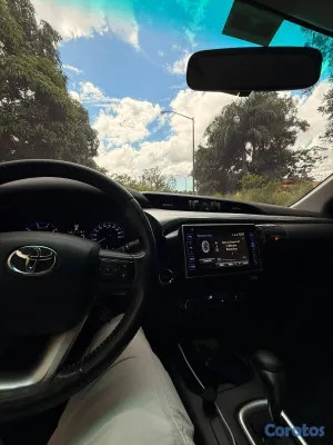 jeepetas y camionetas - Toyota Hilux SRV 2018 3