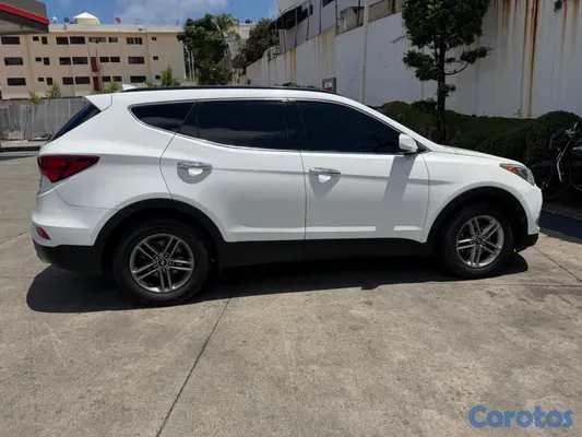 jeepetas y camionetas - HYUNDAI SANTA FE 2017 INTERIOR EN PIEL UNICO DUEÑO 3