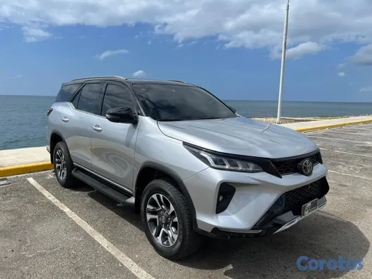 jeepetas y camionetas - Toyota Fortuner Diamond TSS 2023 2