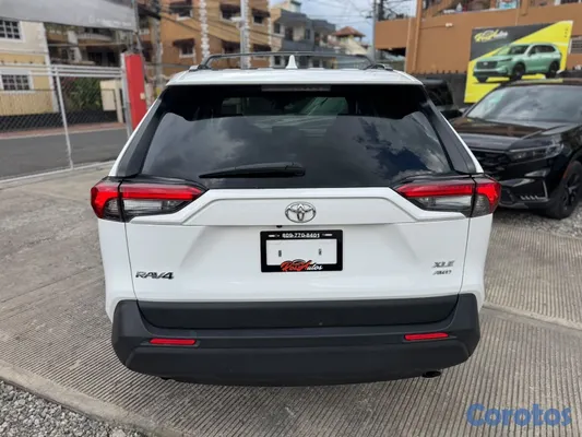 jeepetas y camionetas - Toyota RAV4 XLE 2022 5