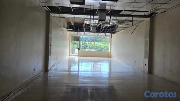 oficinas y locales comerciales - Alquilo Local en ubicación estratégica en La Rómulo Excelente Punto Comercial 4