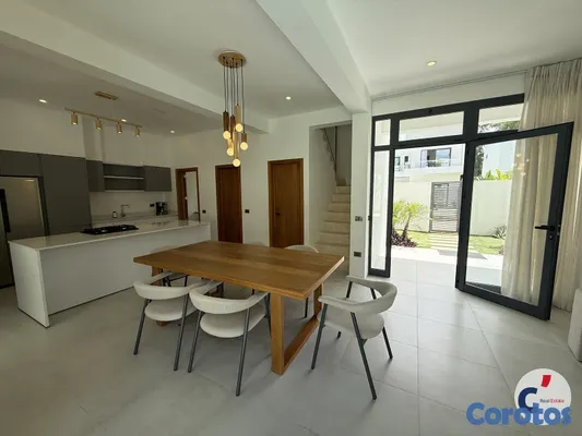 casas - Lujosa Villa a Estrenar de 3 Habitaciones en Alqui 10