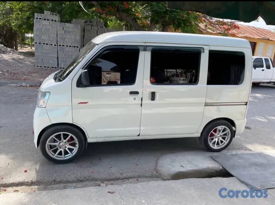 jeepetas y camionetas -     Daihatsu Hijet 2017 – Súper Económica, Lista para Trabajar  2