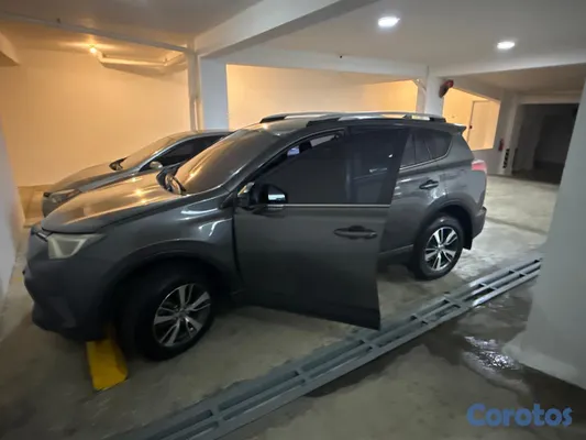 jeepetas y camionetas - Rav4 2017 unico dueno en excelentes condiciones 8
