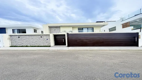 casas - Venta de casa con piscina en la autopista de san isidro prado oriental 6
