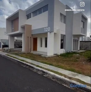  Quinta's del Sur | Casa de Lujo con Solar Adicional y Amplios Espacios