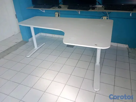 articulos de oficina - Escritorio, Tipo L, Bekant de Ikea. 2