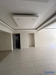 En Venta  Primer piso con patio – Amplio Apartamen