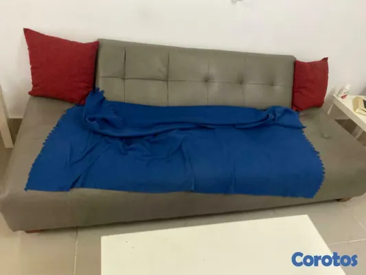 muebles y colchones - Sofa Moderno ! Grande ! 7 x 3 " ! Necesita Algo de 5