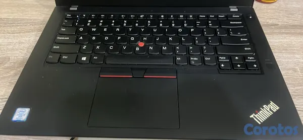 computadoras y laptops -  es una laptop marca Lenovo tiene 8  de memoria RAM y 128 GB tiene su cargador.  2