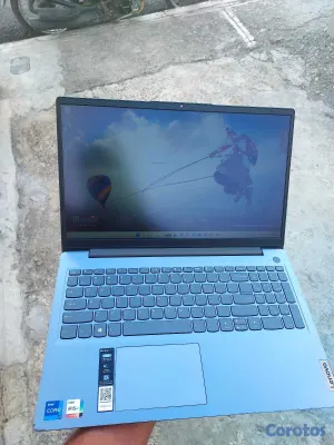 computadoras y laptops - Laptop Lenovo ideapad/ core i7/16GB DDR4/512GB SSD 3