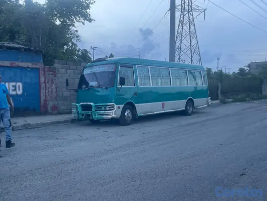 camiones y vehiculos pesados - Vendo Mitsubishi Rosa larga 8