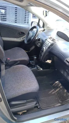 carros - 2009 Toyota Vitz 8