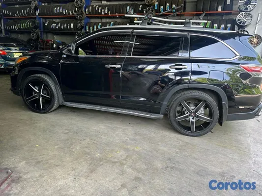 jeepetas y camionetas - Toyota higlander le 2016 clean carfax  9