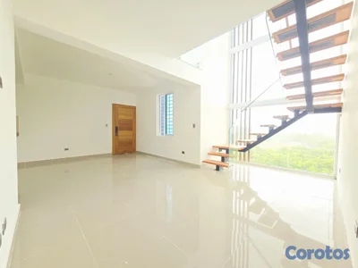 Amplio Penthouse en Venta, Urbanización Thomen, Sa