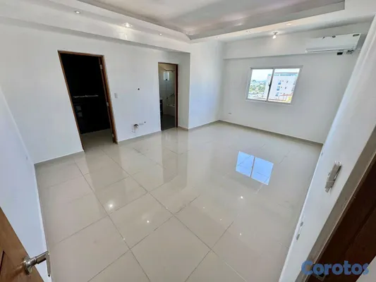 apartamentos - Alquilo Penthouse en Evaristo Morales ju 15