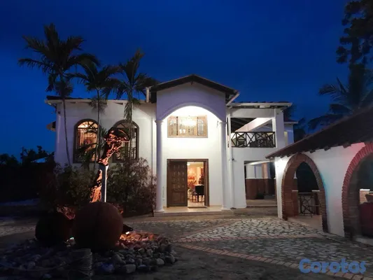 casas - Vendo casa amplia cerca de la playa  7