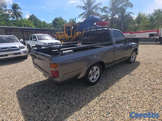 jeepetas y camionetas - camioneta Toyota 1990 3