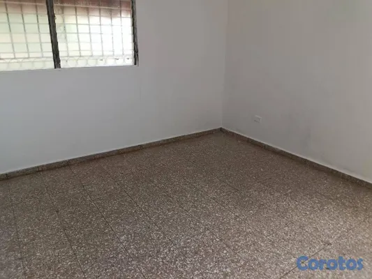 casas - Casa de 2 niveles 4 habitaciones en venta en Las P 14