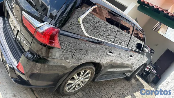 jeepetas y camionetas - Lexus LX 570  3