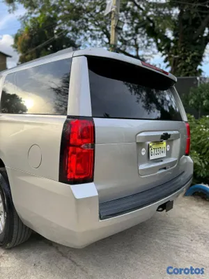 jeepetas y camionetas - chevolet suburban 2018  7