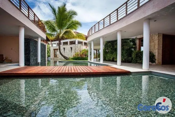 casas - Majestic 7-Bedroom Villa in Cap Cana Boasting Ocea 6