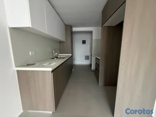 apartamentos - vendo nuevo Evaristo Morales piso 3 una habitación 1.5 baños parqueo área social 12