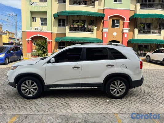jeepetas y camionetas - Kia Sorento 2011 3