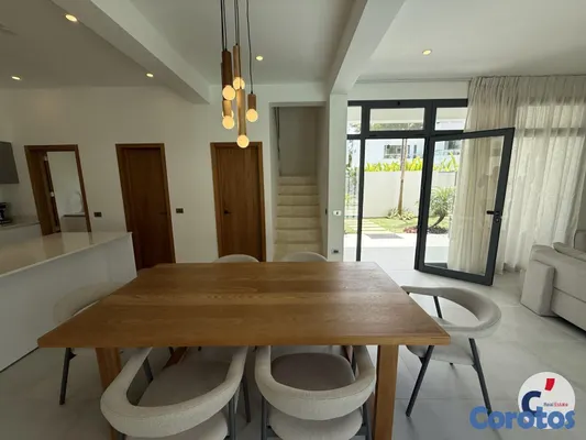 casas - Lujosa Villa a Estrenar de 3 Habitaciones en Alqui 12