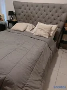 muebles y colchones - Cama queen capitoneada color gris
