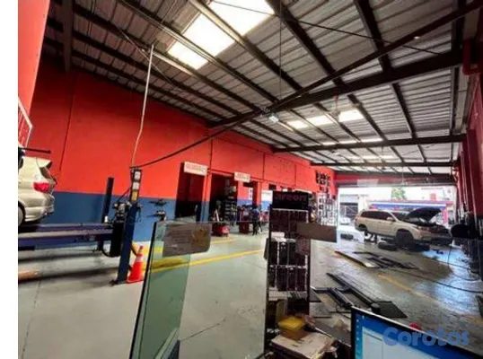 oficinas y locales comerciales - vendo taller automotriz en la San Martin con todos 2