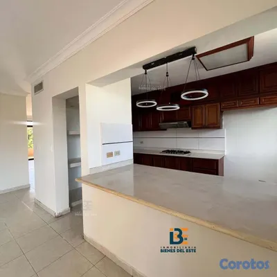 apartamentos - SE VENDE Amplio Apartamento CON ASCENSOR, PISCINA, 4